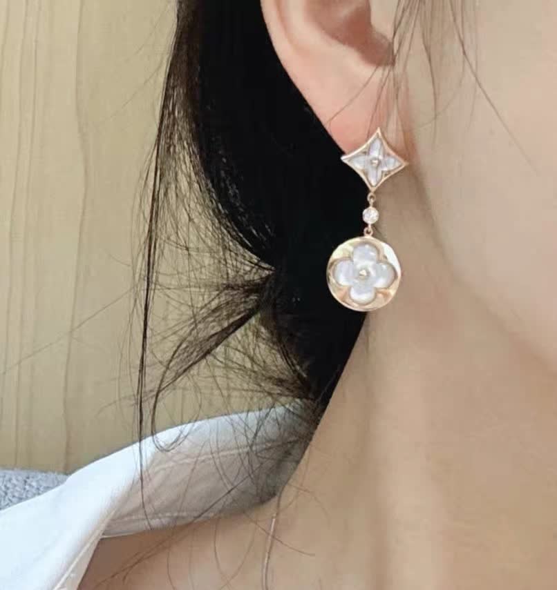 Louis Vuitton Gold Flower Earrings